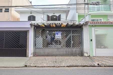 Casa à venda com 169m², 3 quartos e 2 vagas Casa à venda com 169m², 3 quartos e 2 vagasFachada