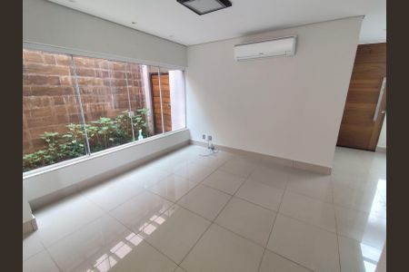 Casa de Condomínio para alugar com 3 quartos, 150m² em Granja Marileusa, Uberlândia