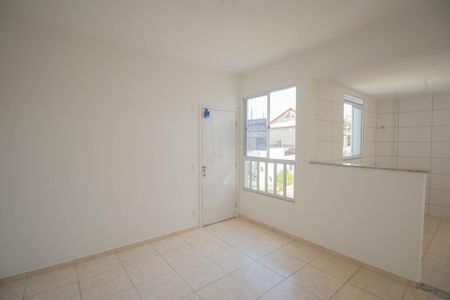 Sala de apartamento para alugar com 2 quartos, 45m² em Pacheco, São Gonçalo