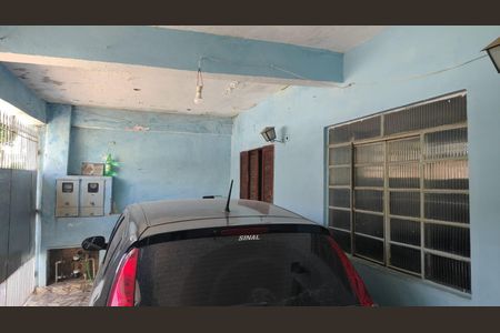 Garagem de casa para alugar com 2 quartos, 69m² em Jardim Maia, São Paulo