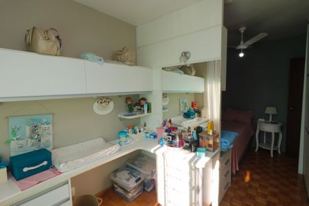 Casa à venda com 274m², 5 quartos e 4 vagasQuarto 2