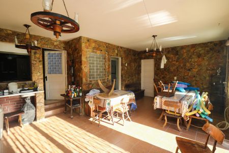 Casa à venda com 274m², 5 quartos e 4 vagasVaranda
