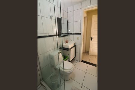Casa à venda com 274m², 5 quartos e 4 vagasBanheiro 2