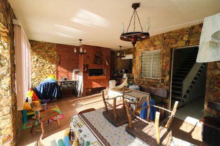 Casa à venda com 274m², 5 quartos e 4 vagasVaranda