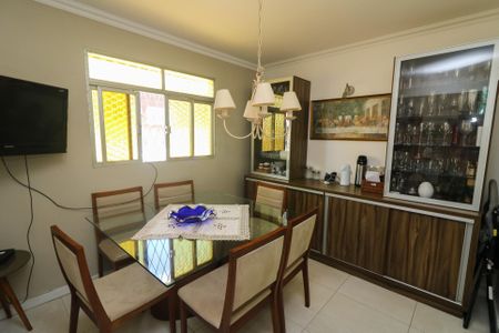 Casa à venda com 274m², 5 quartos e 4 vagasSala de Jantar
