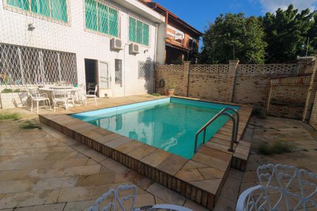 Casa à venda com 274m², 5 quartos e 4 vagasPiscina