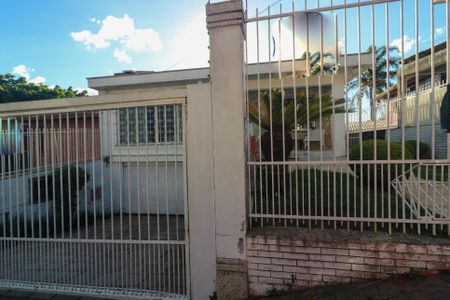 Casa à venda com 274m², 5 quartos e 4 vagasFachada