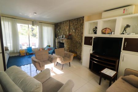 Casa à venda com 274m², 5 quartos e 4 vagasSala