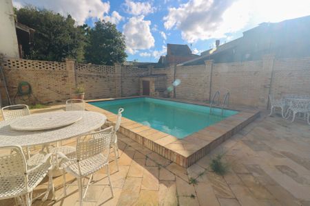 Casa à venda com 274m², 5 quartos e 4 vagasPiscina