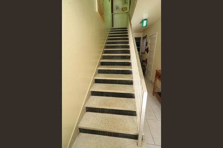 Casa à venda com 274m², 5 quartos e 4 vagasEscada