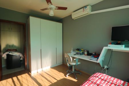 Casa à venda com 274m², 5 quartos e 4 vagasQuarto 1