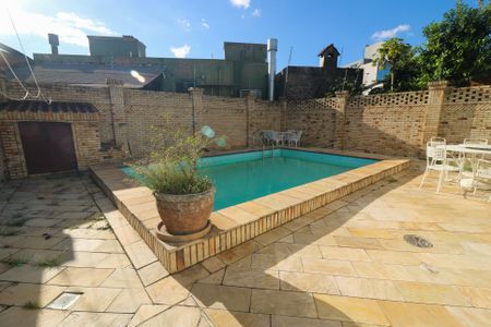 Casa à venda com 274m², 5 quartos e 4 vagasPiscina