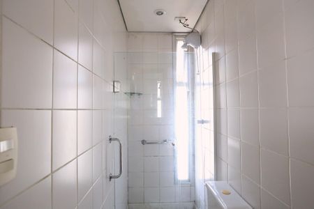 Banheiro de kitnet/studio para alugar com 1 quarto, 32m² em Centro, Belo Horizonte
