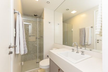 Apartamento à venda com 50m², 1 quarto e 1 vaga Apartamento à venda com 50m², 1 quarto e 1 vagaBanheiro da Suíte