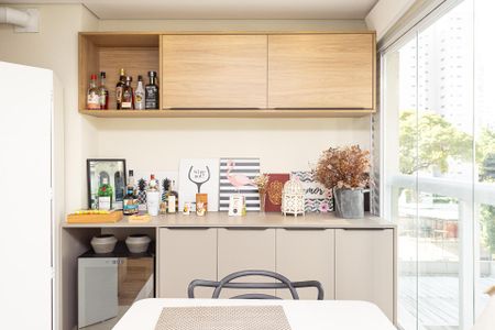 Sala de apartamento para alugar com 1 quarto, 50m² em Indianópolis, São Paulo