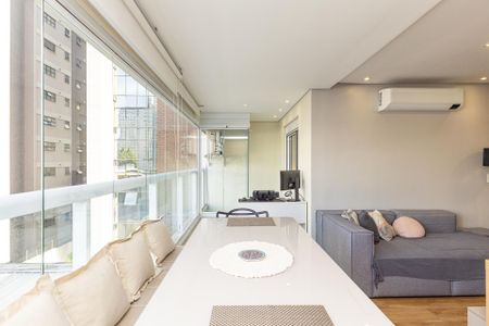 Sala de apartamento para alugar com 1 quarto, 50m² em Indianópolis, São Paulo