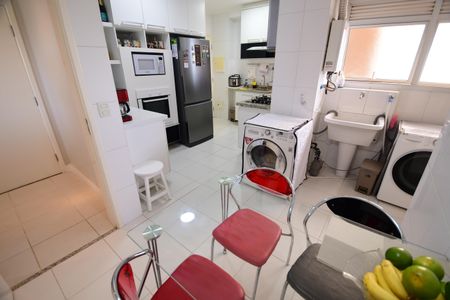 Apartamento à venda com 137m², 4 quartos e 3 vagasCozinha