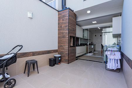 Casa à venda com 150m², 3 quartos e 2 vagasÁrea de Serviço e quintal