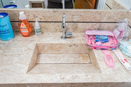 Casa à venda com 150m², 3 quartos e 2 vagasBanheiro suite 2