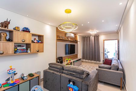 Casa à venda com 150m², 3 quartos e 2 vagasSala