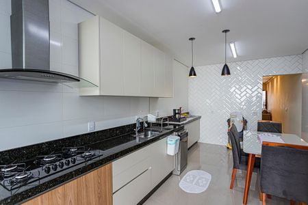 Casa à venda com 150m², 3 quartos e 2 vagasCozinha