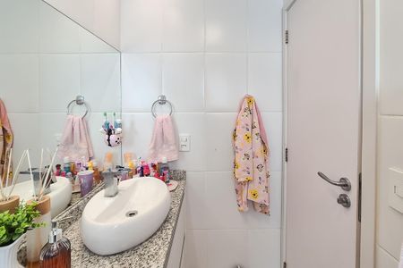 Apartamento à venda com 82m², 2 quartos e 1 vagaBanheiro Social