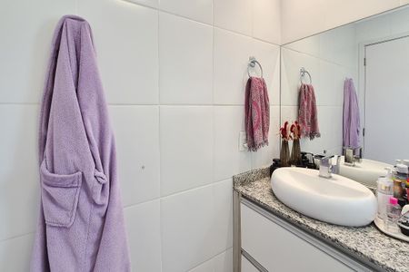 Apartamento à venda com 82m², 2 quartos e 1 vagaBanheiro da Suíte