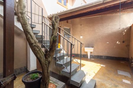 Casa à venda com 120m², 2 quartos e 1 vagaQuintal