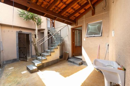 Casa à venda com 120m², 2 quartos e 1 vagaQuintal