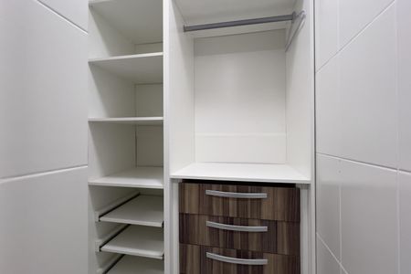 Apartamento para alugar com 72m², 3 quartos e 1 vagaCloset