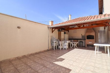 Casa de condomínio à venda com 115m², 2 quartos e 2 vagasÁrea comum - Churrasqueira