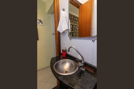 Casa de condomínio à venda com 115m², 2 quartos e 2 vagasLavabo