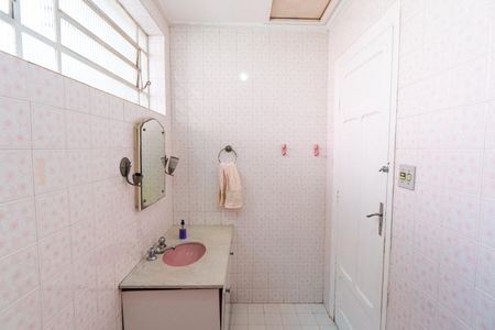 Casa à venda com 400m², 2 quartos e 1 vagaBanheiro