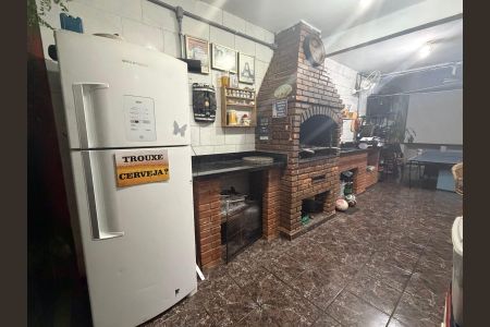 Casa à venda com 255m², 6 quartos e 5 vagas Casa à venda com 255m², 6 quartos e 5 vagasÁrea Comum