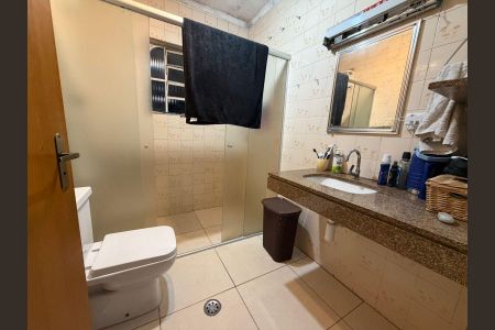 Casa à venda com 255m², 6 quartos e 5 vagas Casa à venda com 255m², 6 quartos e 5 vagasBanheiro