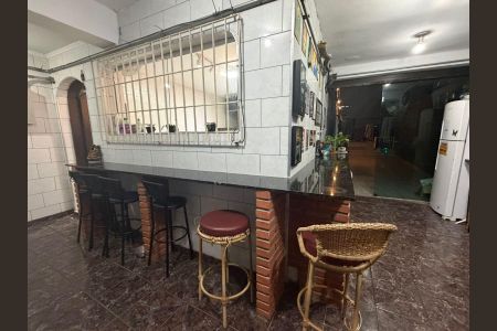 Casa à venda com 255m², 6 quartos e 5 vagas Casa à venda com 255m², 6 quartos e 5 vagasÁrea Comum