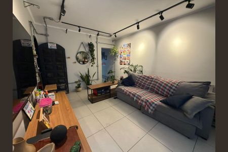 Casa à venda com 255m², 6 quartos e 5 vagas Casa à venda com 255m², 6 quartos e 5 vagasSala