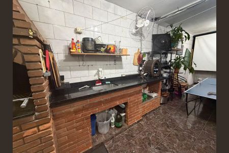Casa à venda com 255m², 6 quartos e 5 vagas Casa à venda com 255m², 6 quartos e 5 vagasÁrea Comum