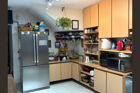 Casa à venda com 255m², 6 quartos e 5 vagas Casa à venda com 255m², 6 quartos e 5 vagasCozinha