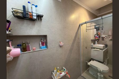Casa à venda com 255m², 6 quartos e 5 vagas Casa à venda com 255m², 6 quartos e 5 vagasBanheiro