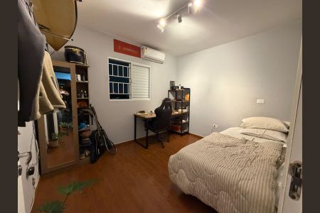 Casa à venda com 255m², 6 quartos e 5 vagas Casa à venda com 255m², 6 quartos e 5 vagasQuarto
