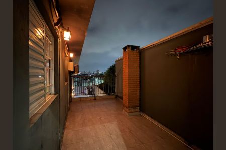 Casa à venda com 255m², 6 quartos e 5 vagas Casa à venda com 255m², 6 quartos e 5 vagasÁrea Comum