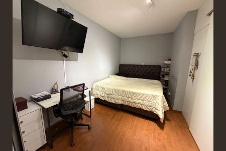 Casa à venda com 255m², 6 quartos e 5 vagas Casa à venda com 255m², 6 quartos e 5 vagasQuarto