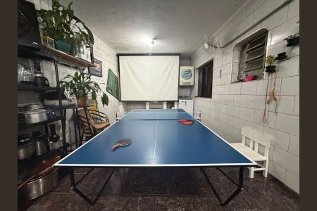 Casa à venda com 255m², 6 quartos e 5 vagas Casa à venda com 255m², 6 quartos e 5 vagasÁrea Comum