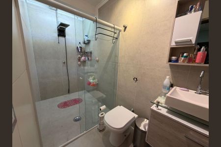 Casa à venda com 255m², 6 quartos e 5 vagas Casa à venda com 255m², 6 quartos e 5 vagasBanheiro