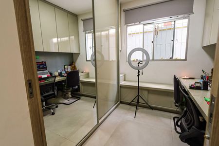 Apartamento à venda com 110m², 3 quartos e 2 vagasQuarto 3