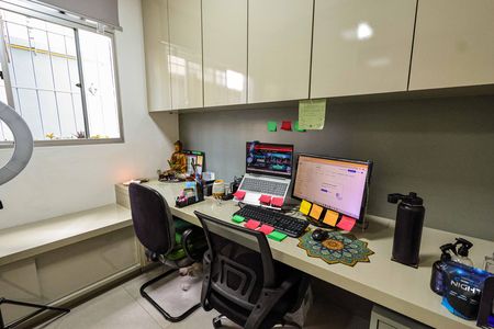 Apartamento à venda com 110m², 3 quartos e 2 vagasQuarto 3