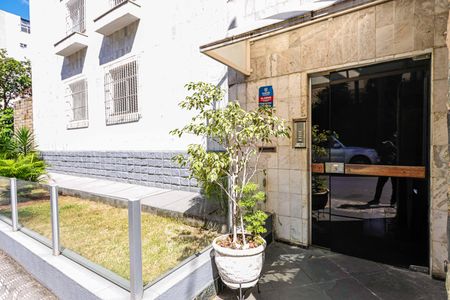 Apartamento à venda com 110m², 3 quartos e 2 vagasFachada e portaria