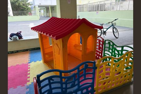 Apartamento à venda com 77m², 2 quartos e 1 vagaÁrea comum