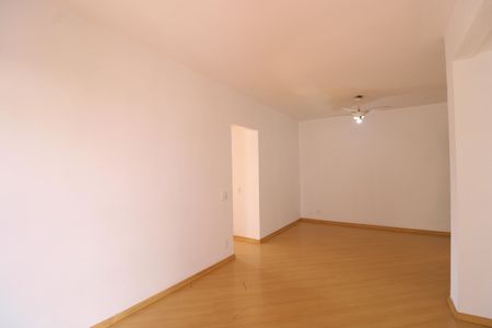 Apartamento à venda com 77m², 2 quartos e 1 vagaSala